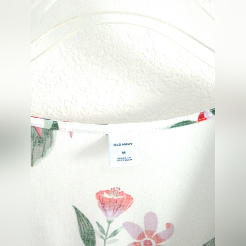 Pretty Old Navy Hawaiian Floral Shirt Top White Multicolor Ruffle Sleeves Medium - Picture 4 of 6